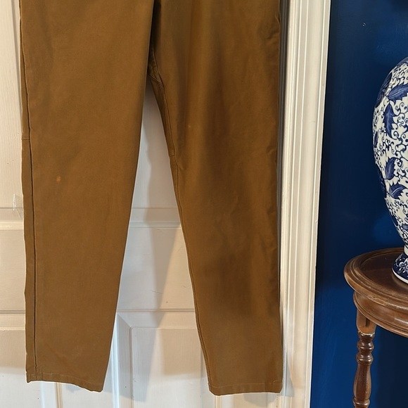 Men’s Lululemon Slim-Tapered Smooth Twill Trouser in Bold Beige Size 34 - Picture 3 of 8